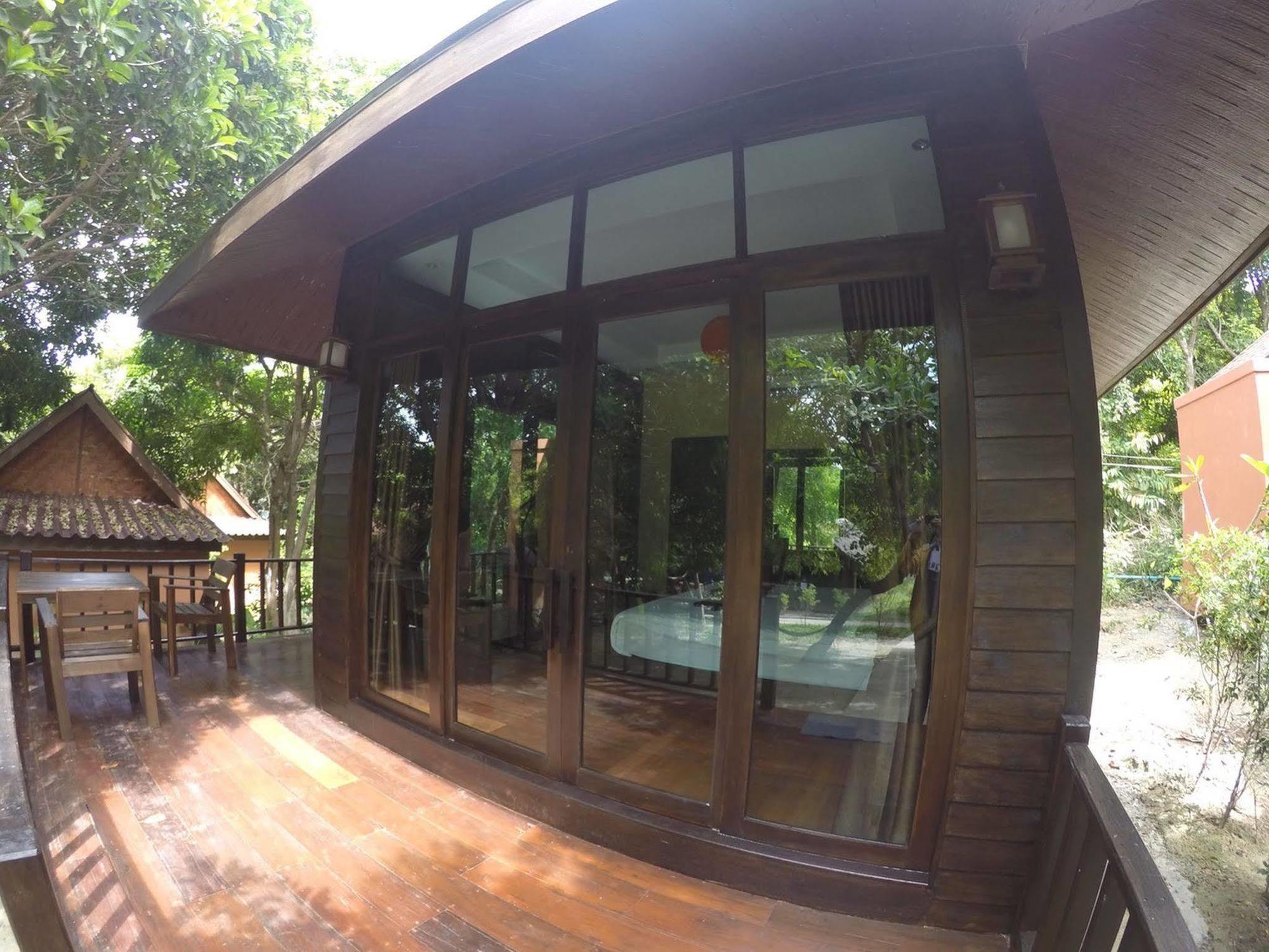 Lipe Sunset Beach Resort Екстериор снимка