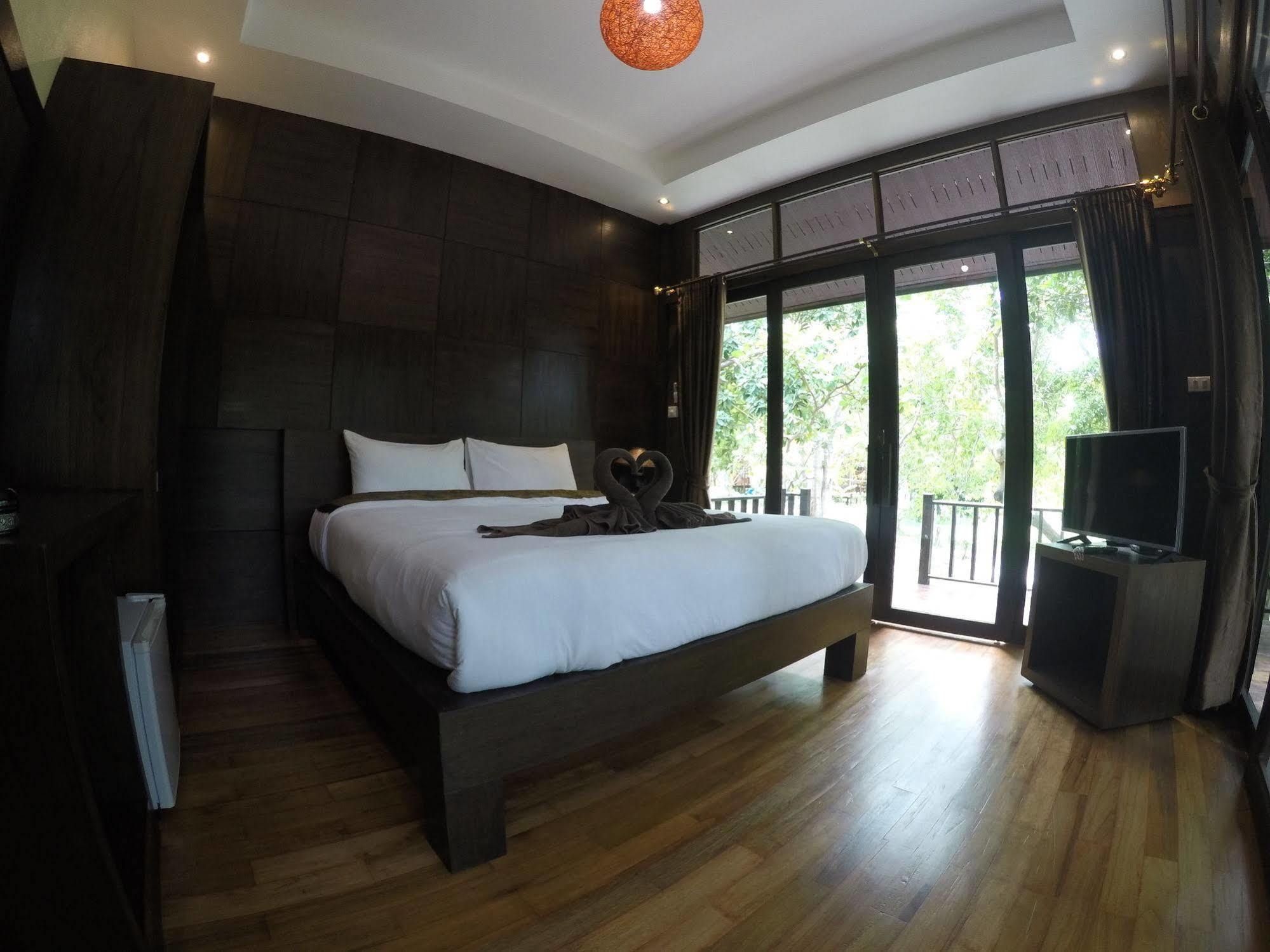 Lipe Sunset Beach Resort Екстериор снимка