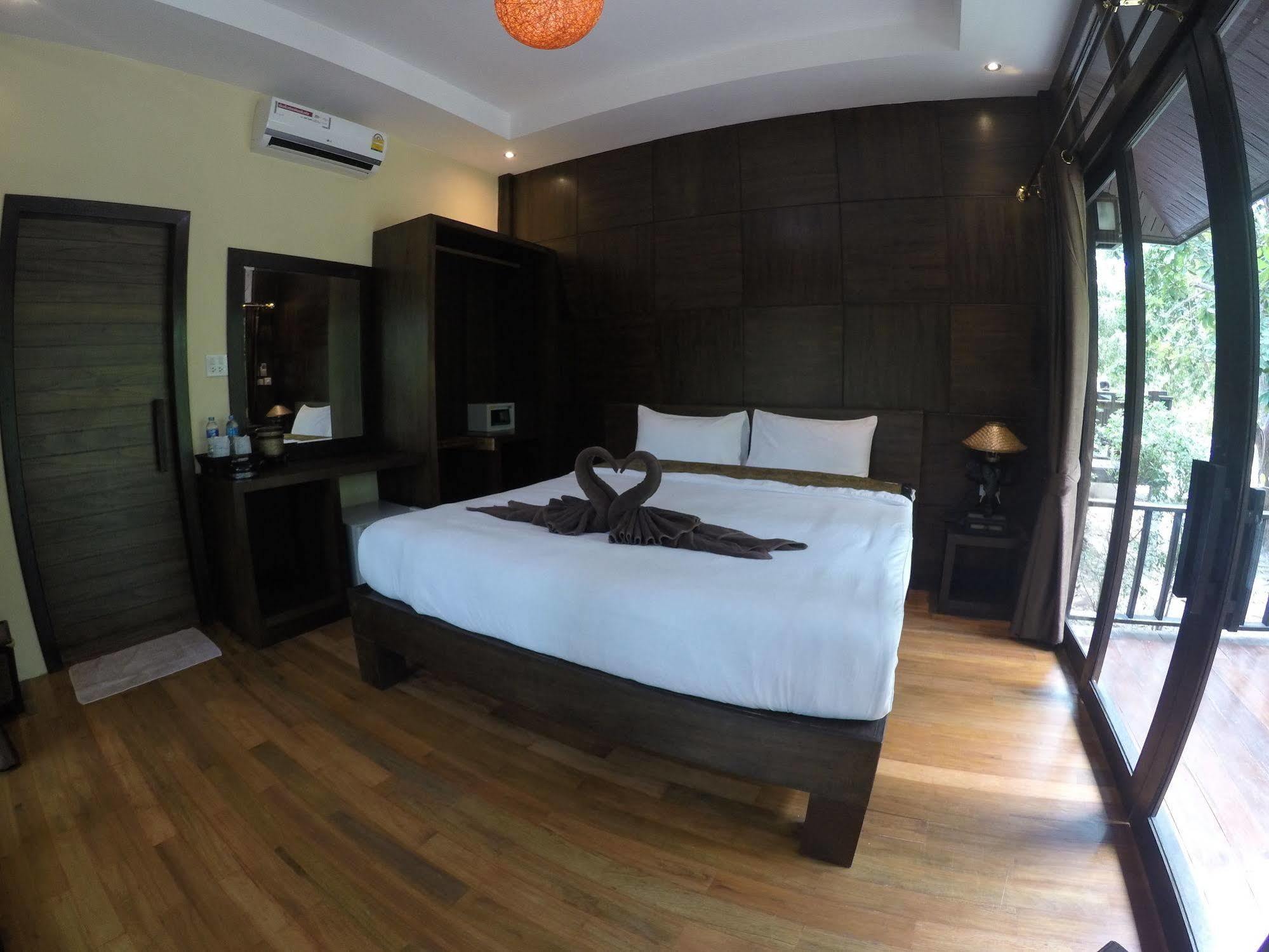 Lipe Sunset Beach Resort Екстериор снимка